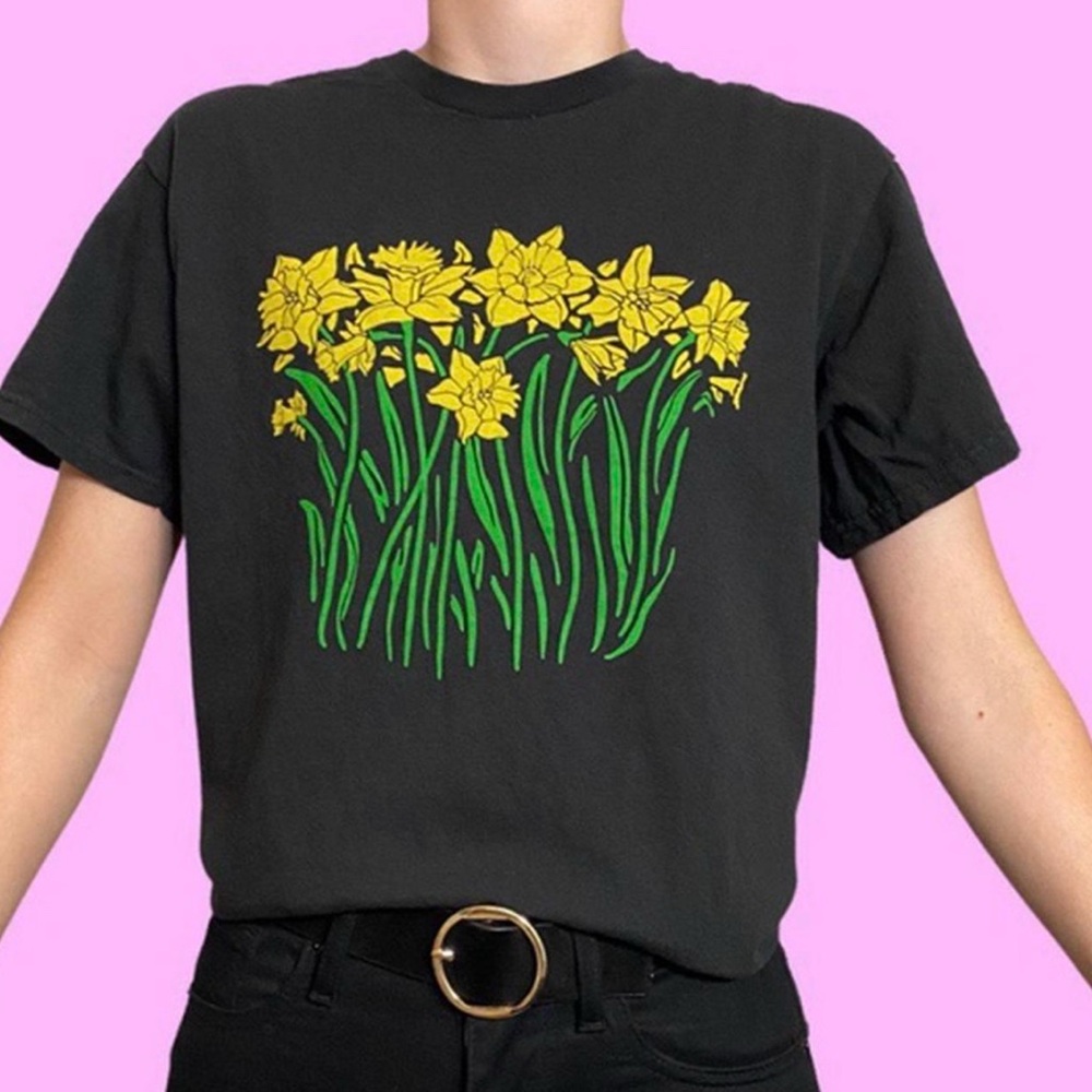 Daffodil Graphic T-Shirt Unisex Medium